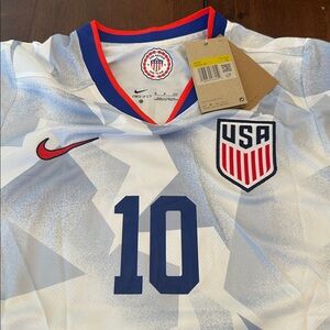 USA Home Soccer  Jersey Men's  White PULISIC #10 Fits  SMALL